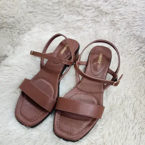 [GOMVELY] 곰블리 여성 버클 스트랩 여름샌들235