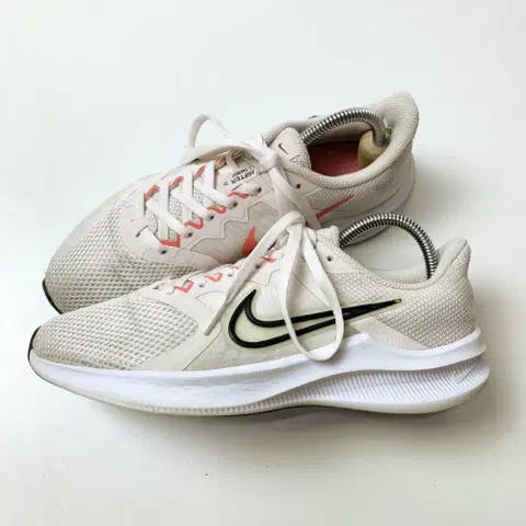 [240/정품] 나이키 다운시프터11 운동화 러닝화