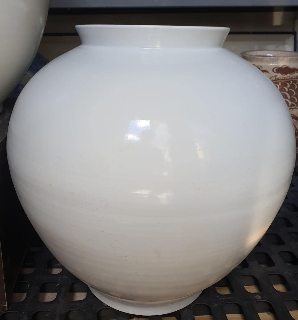 초대형 백자 달항아리