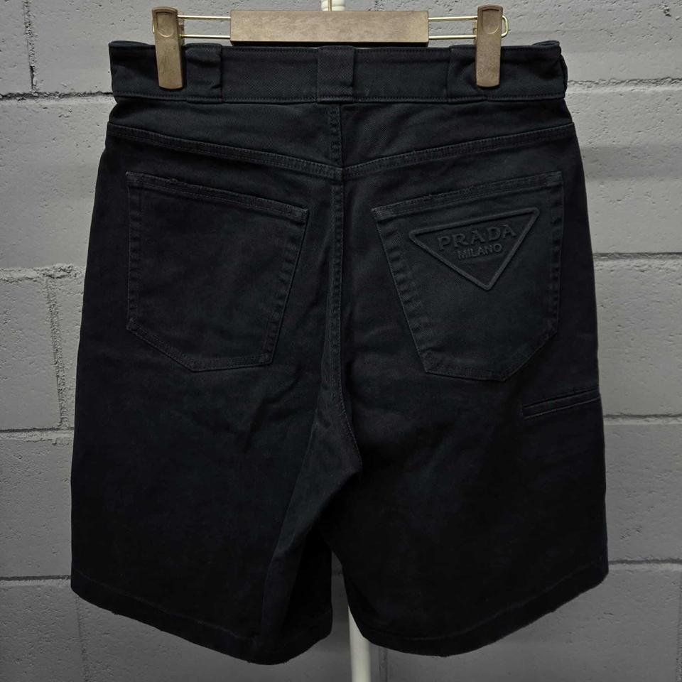 [46사이즈]프라다 엠보 백 삼각로고 데님 반바지