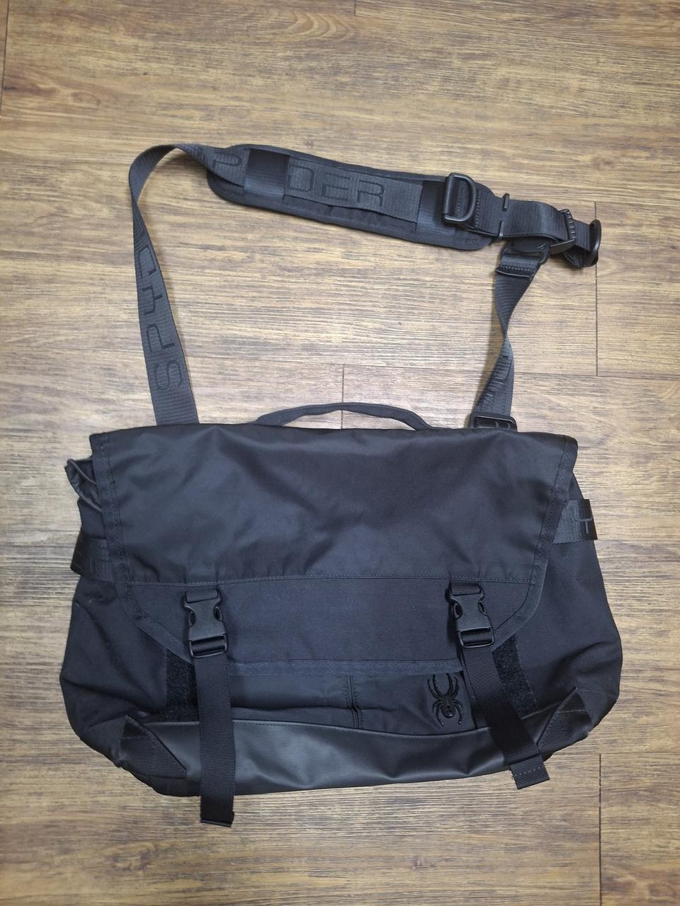 스파이더 메신저백