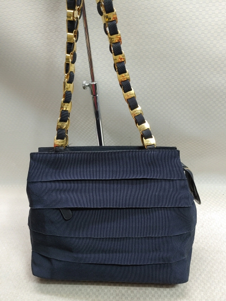 페라가모 금장 바라체인 나일론 숄더백