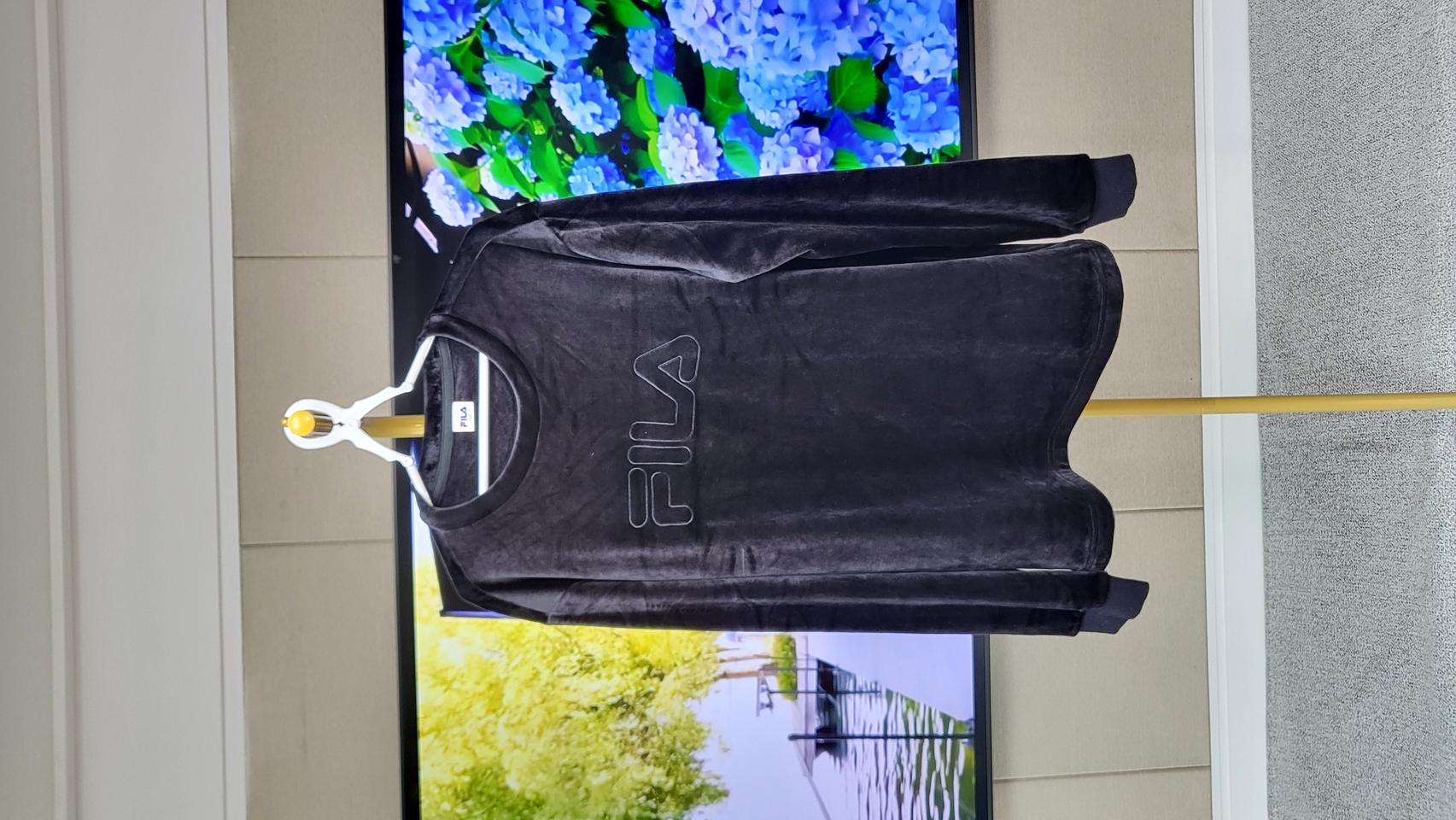 FILA 벨벳 로고 플리스 맨투맨 / 블랙(남녀공용)