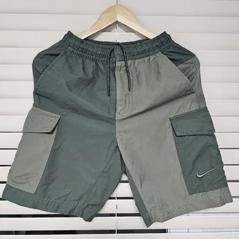 나이키 우븐 카고쇼츠 S