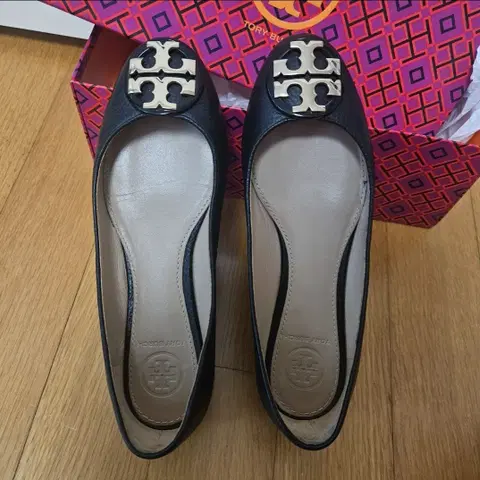 토리버치 여성 플랫슈즈 블랙 발렛 단화 5사이즈 (220~225)교신가능