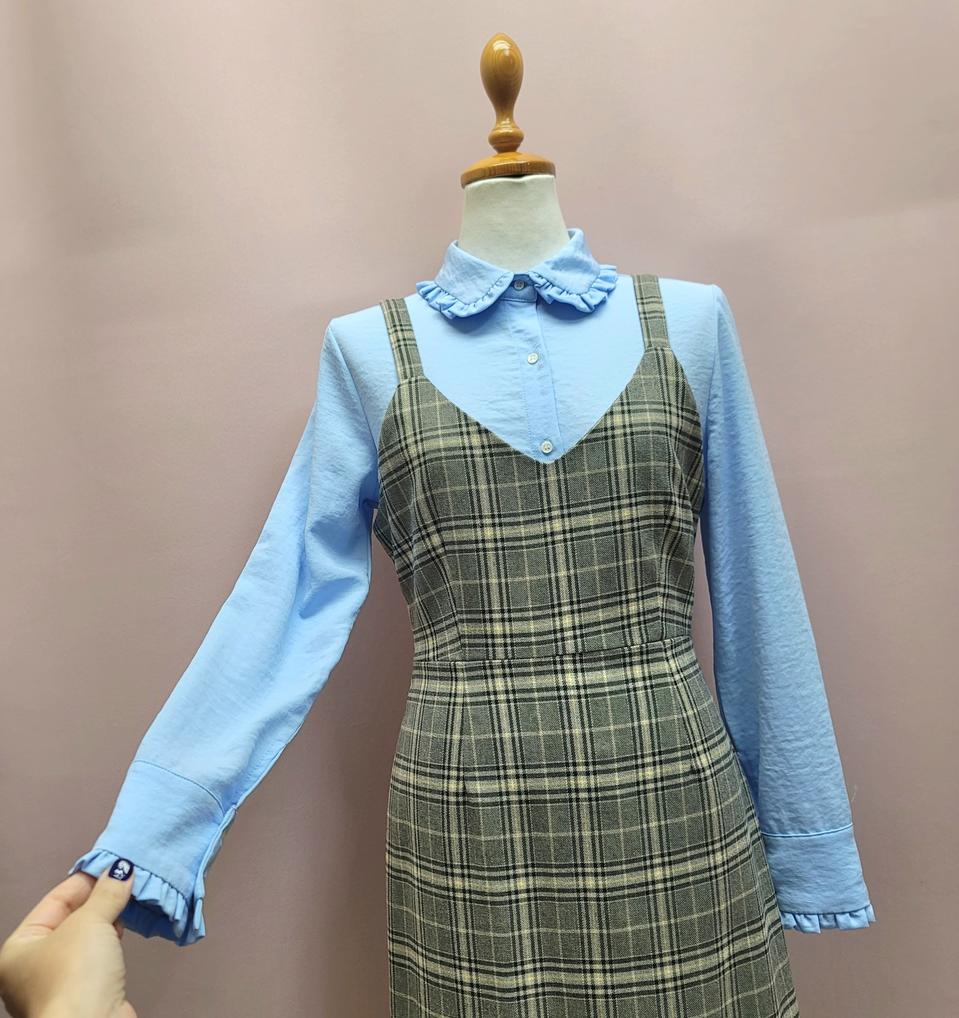 큐티 프릴카라 블라우스