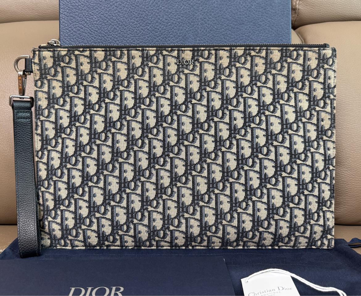 디올 오블리크 A4 클러치