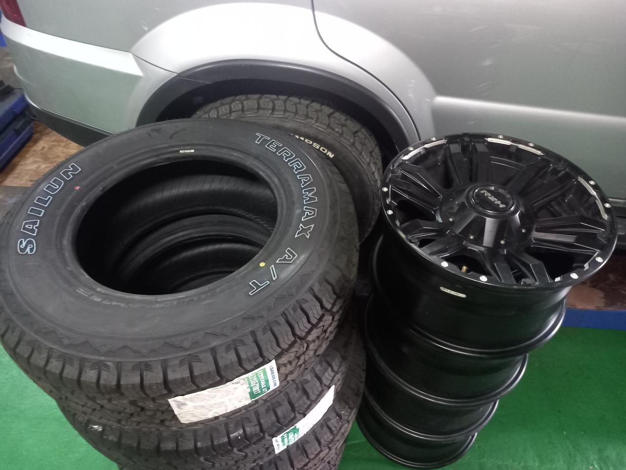 265 70 17 휠타이어 32급