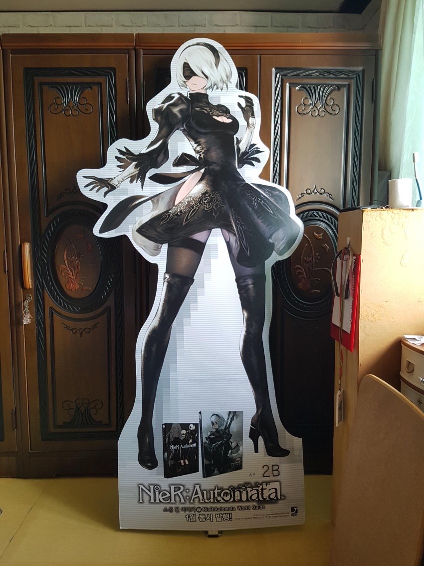 니어 오토마타 2B 입간판