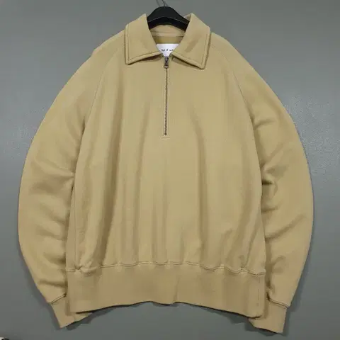 M) 아트이프액츠 21FW 하프집업 맨투맨 반집업 스웻셔츠 머스타드