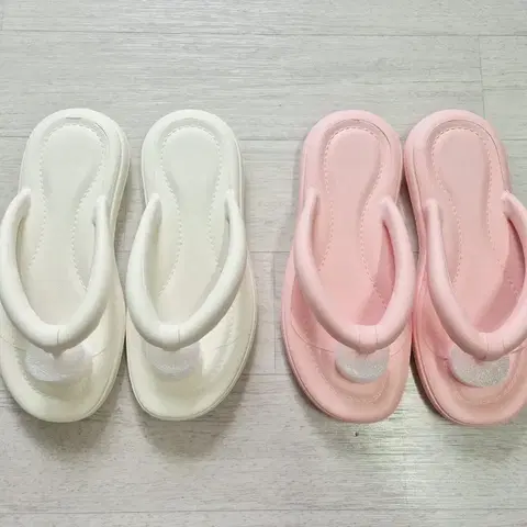 <새상품>엄청 가볍고 푹신한 쪼리 슬리퍼 (235~240)