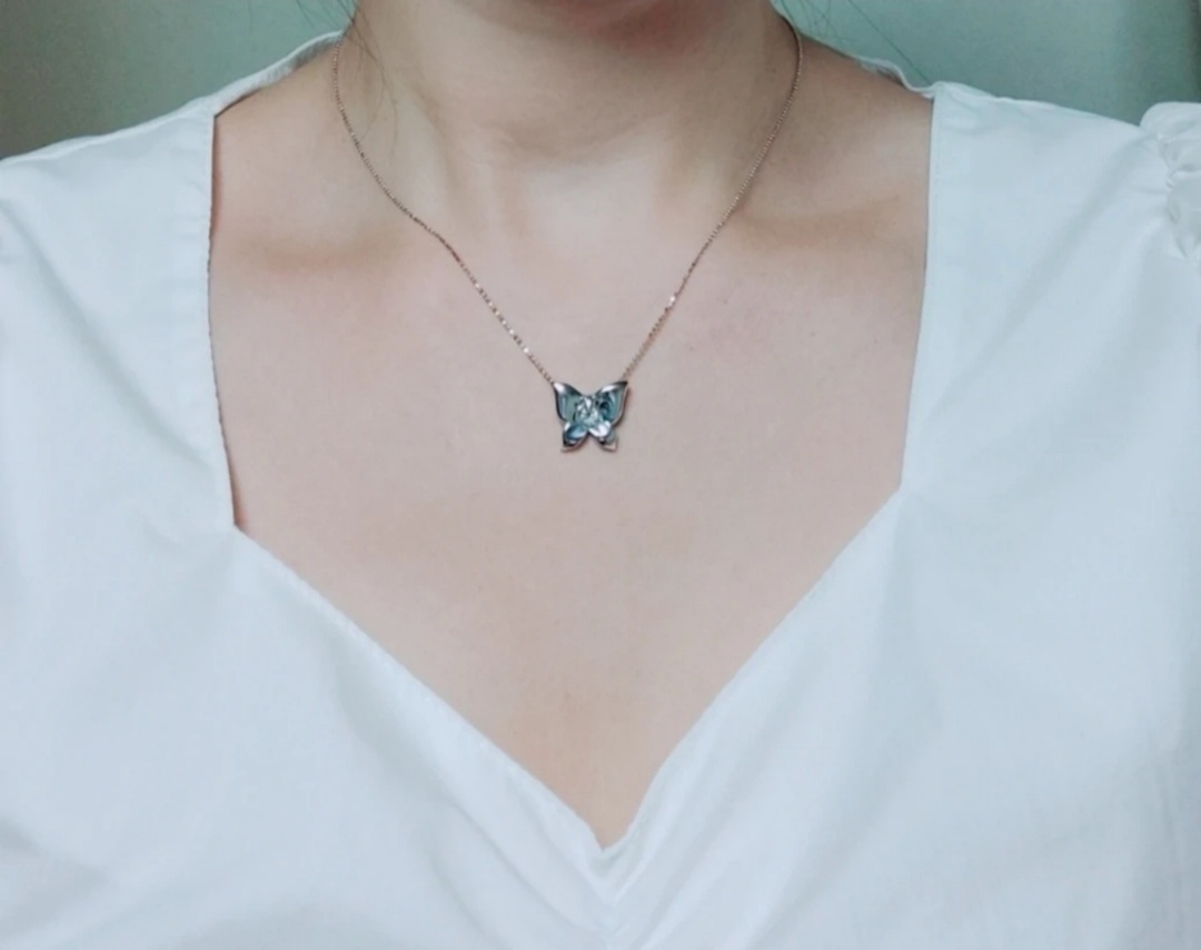 <새제품>14k화이트골드_나비 목걸이