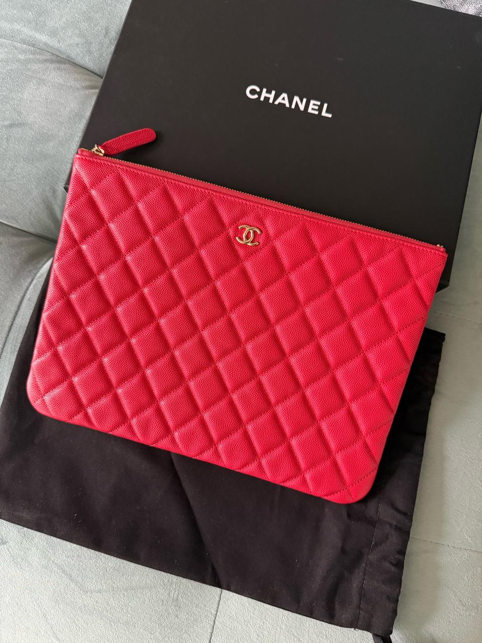 샤넬 캐비어 클러치 미디움