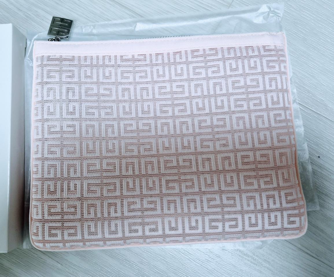 지방시 핑크 파우치(새상품)