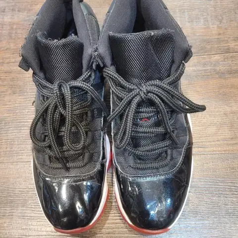 조던 11 브레드 265mm