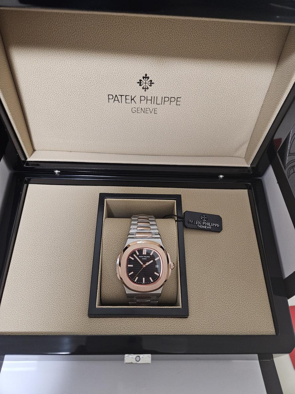 파텍필립 노틸러스 5711 흑콤