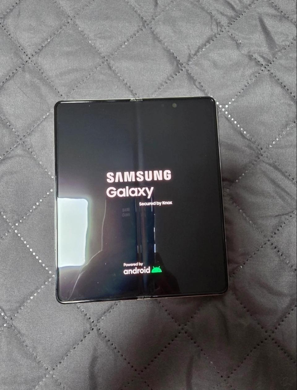 갤럭시 Z폴드 5 256 기가 판매. 문의전내용필독
