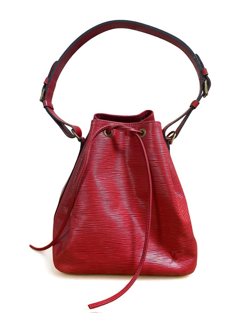 정품 루이비통 노에 에피 가죽 숄더백