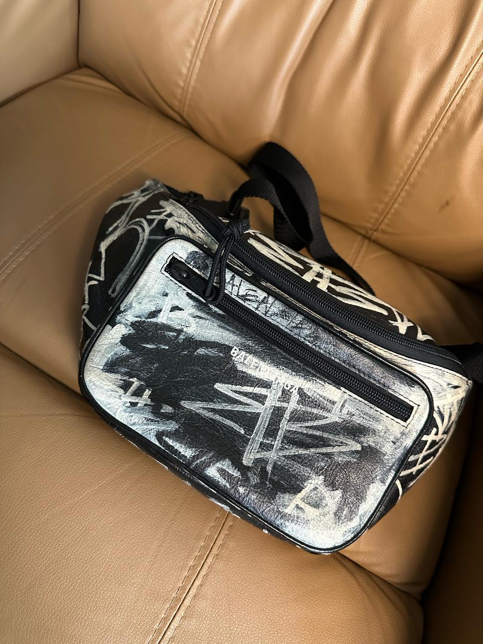 발렌시아가 힙색/벨트백