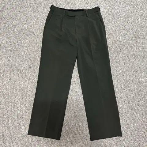 29 무신사스탠다드 슬랙스 카키