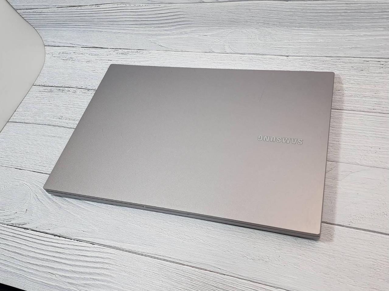 삼성 NT350XCR_i3 10110u 노트북  판매합니다.