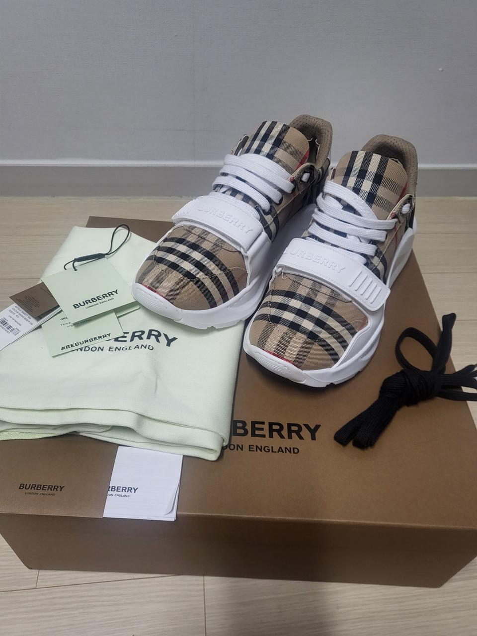 버버리 스니커즈 (정품)