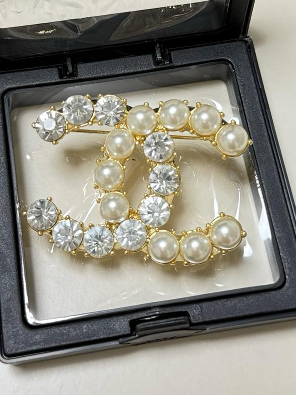 큐빅 진주 골드 브로치
