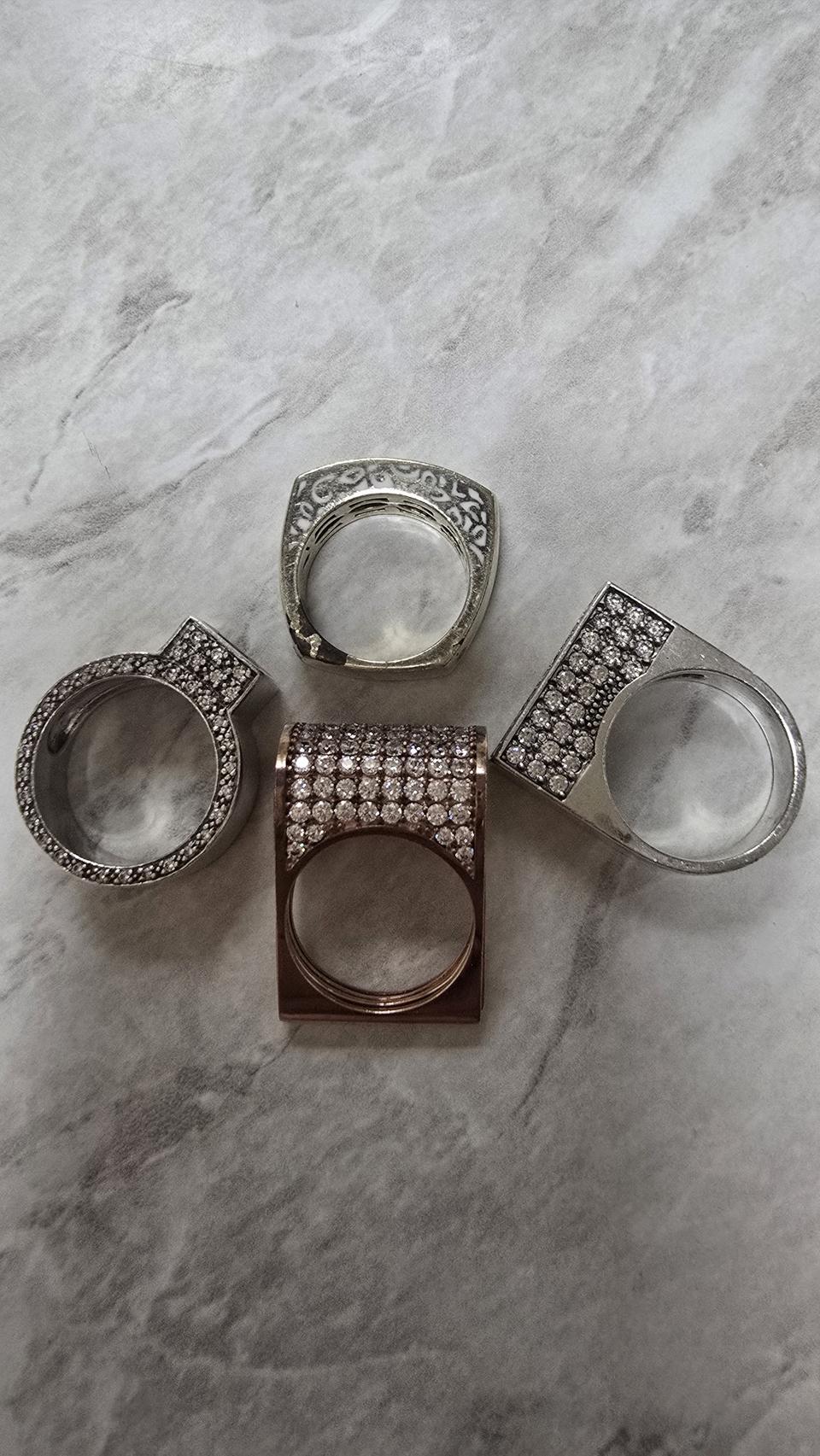 은92.5 금도금 .로즈골드색 1개. 큐빅반지3개