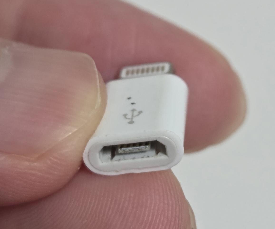 애플 라이트닝 마이크로 USB 어댑터