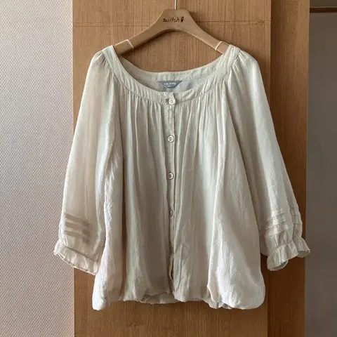 clear weather 예쁜 블라우스