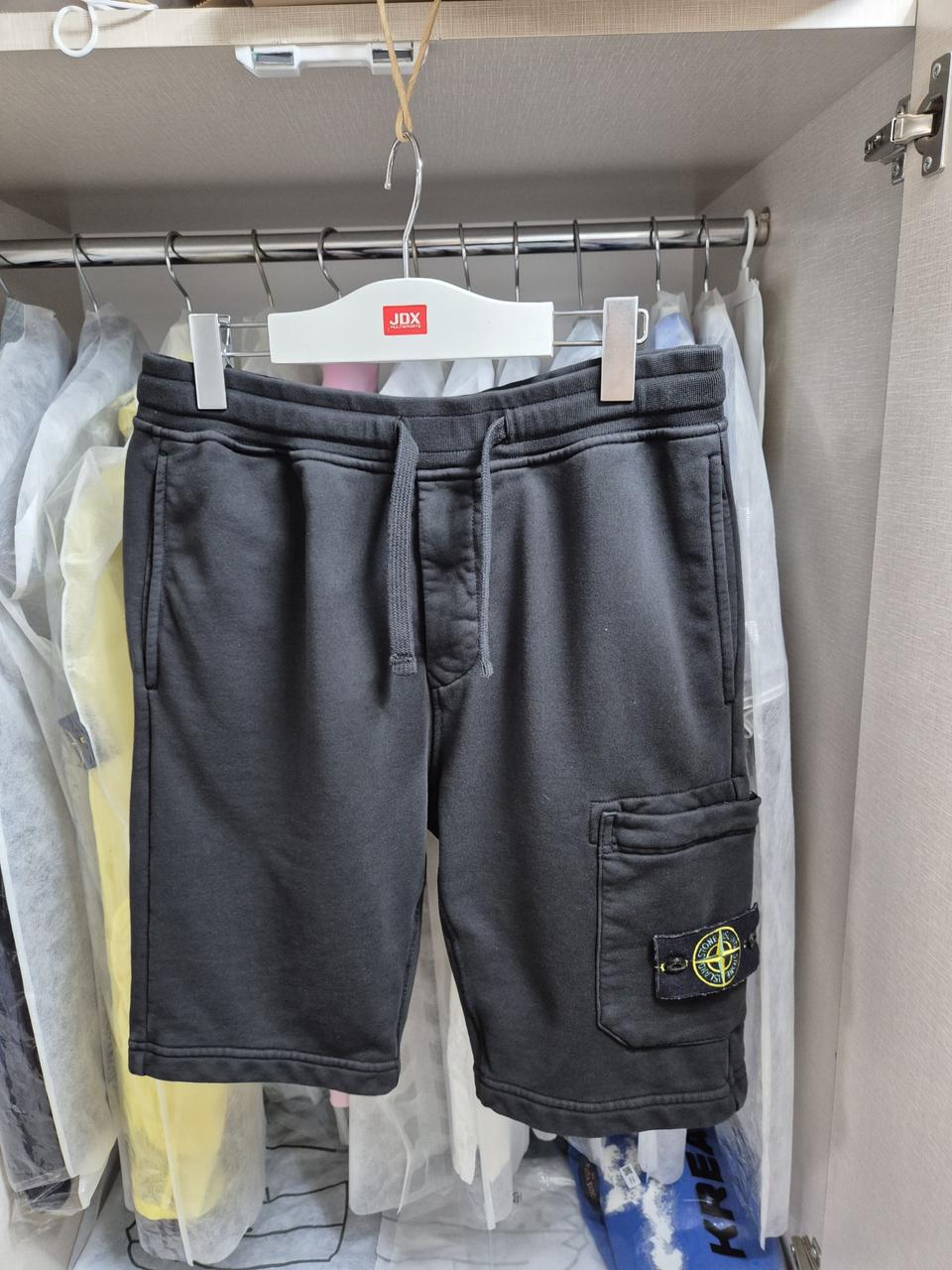 새상품급 S-28-30 24년식 스톤아일랜드 반바지 블랙