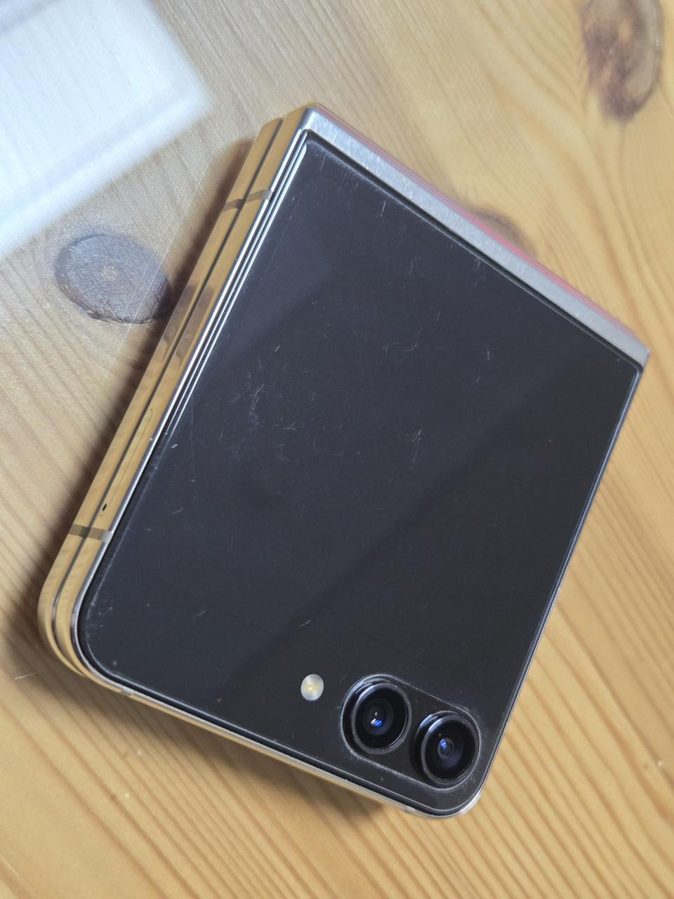 갤럭시 Z플립5 256G 크림 LGU+