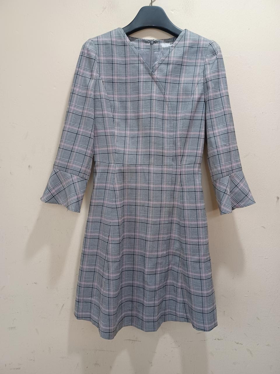 온앤온 그레이색 체크무늬 원피스