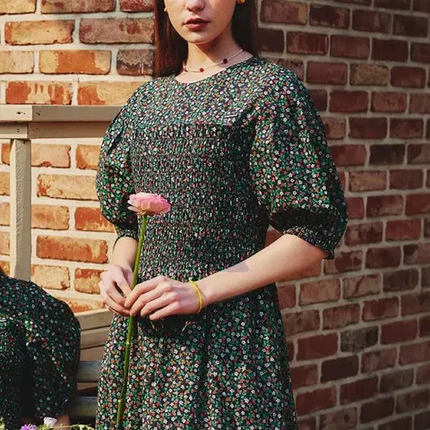 택새상품_36만원] 올리브데올리브 단종 원피스 간절기 고급 플라워스모킹