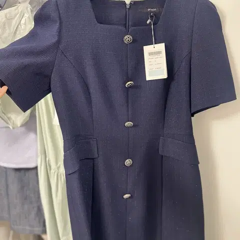 택새상품_40만원] 온앤온 고급트위드 스퀘어넥 미니원피스 하객룩