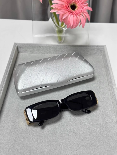 발렌시아가 선글라스