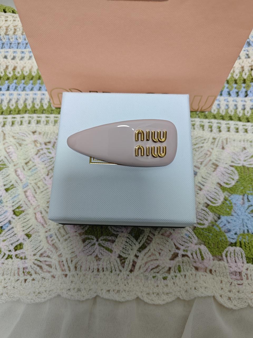 미우미우   헤어핀