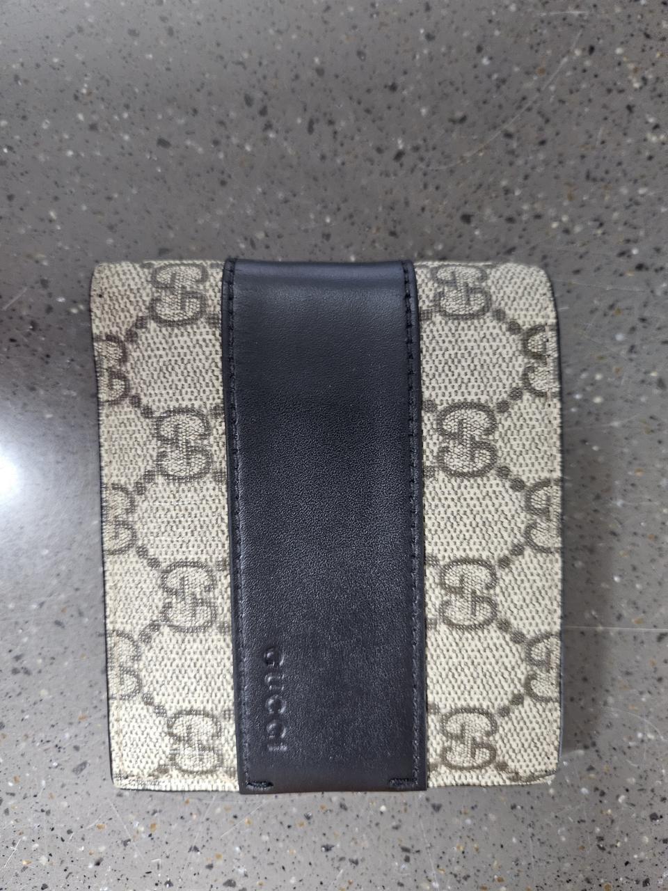 구찌수프림지갑