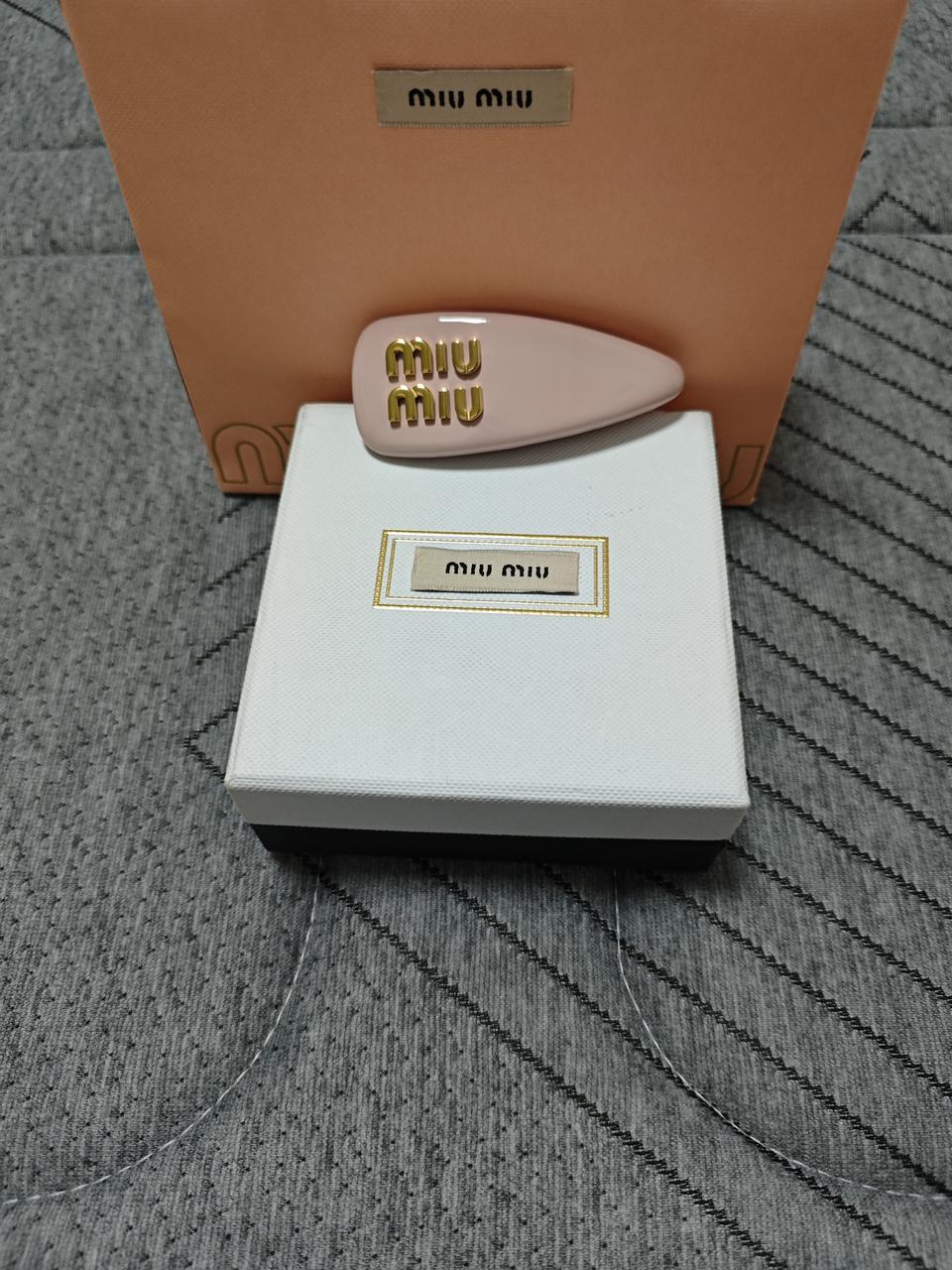 미우미우 핑크 헤어핀