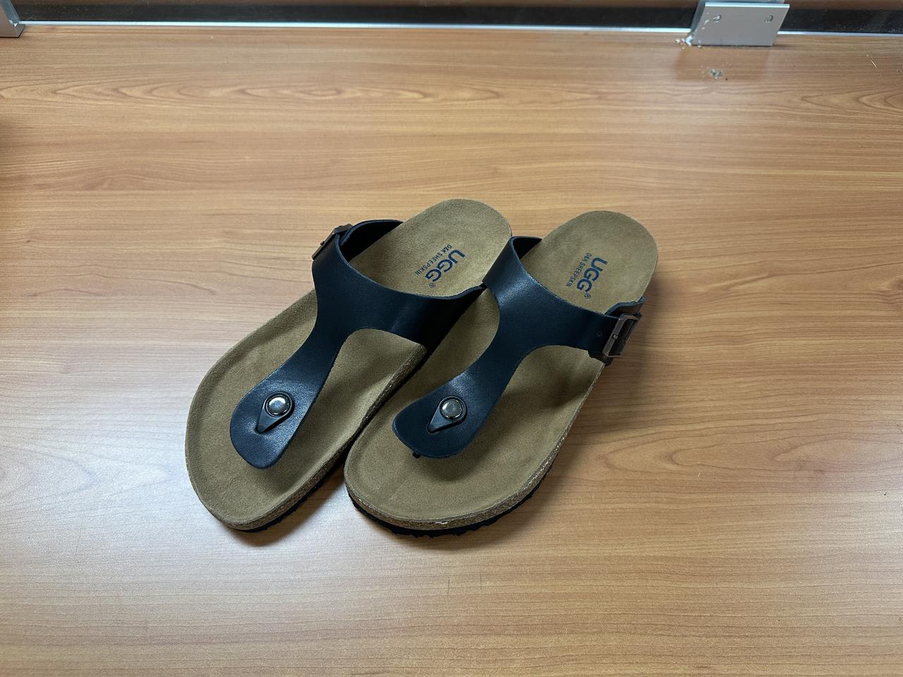 호주UGG샌들 250mm팜 새것