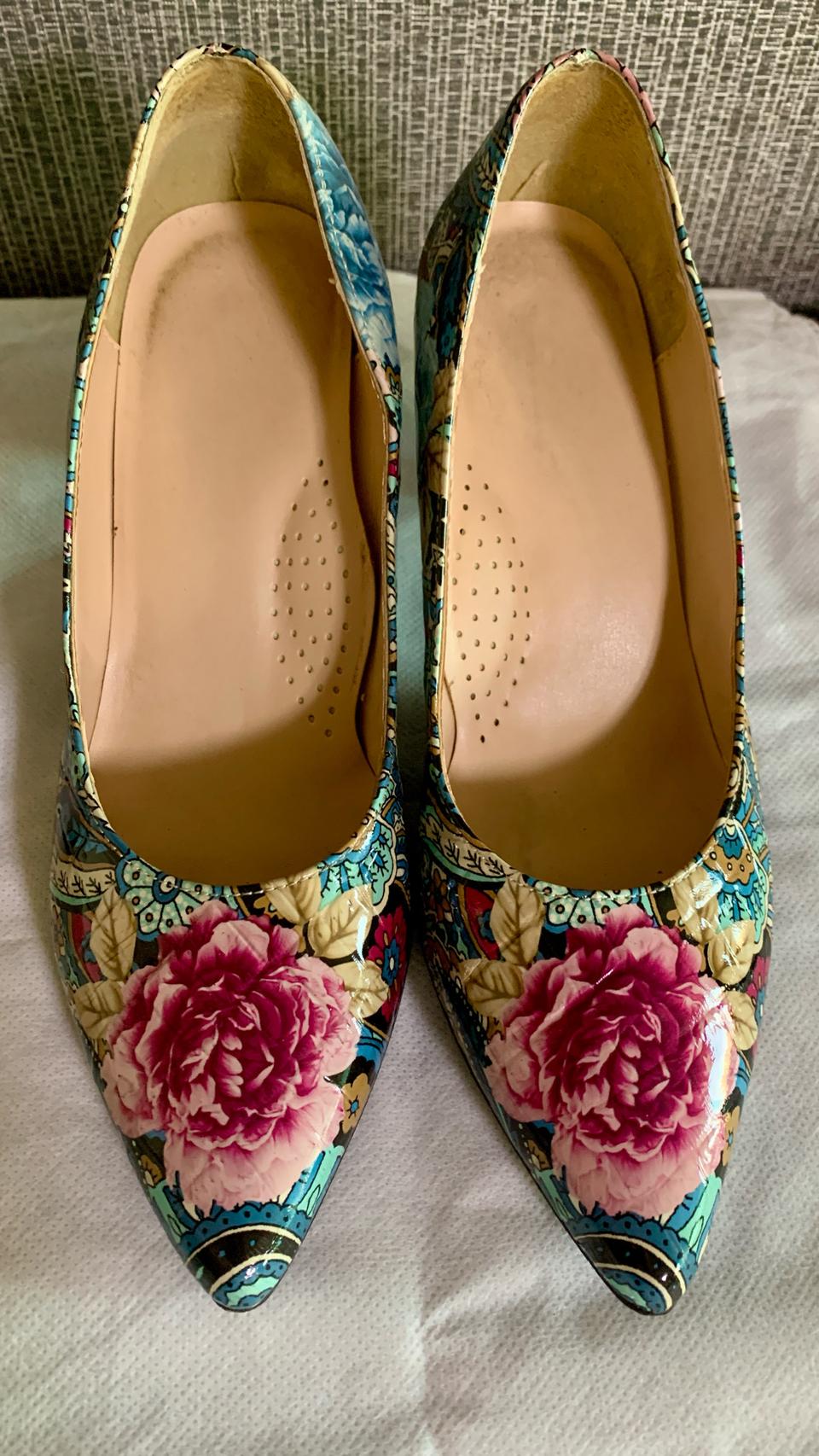 플라워 패턴 꽃무늬 스틸레토 힐 펌프스 여성 구두 230 굽높이 6cm