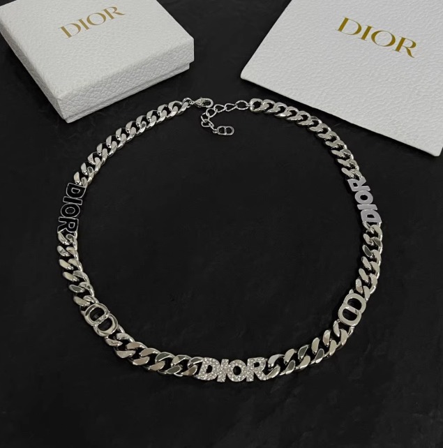 디올 CD 로고 목걸이