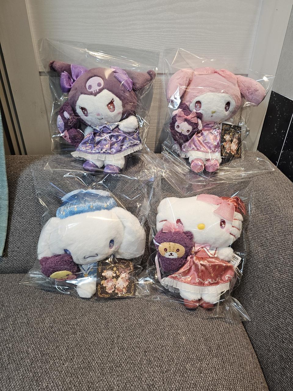 산리오 쿠로미 시나모롤 마이멜로디 헬로키티 중형인형 새거