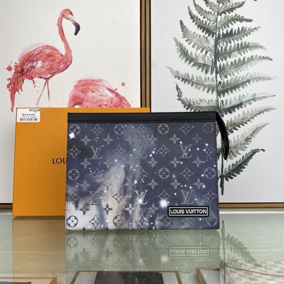 루이비통 갤럭시 클러치
