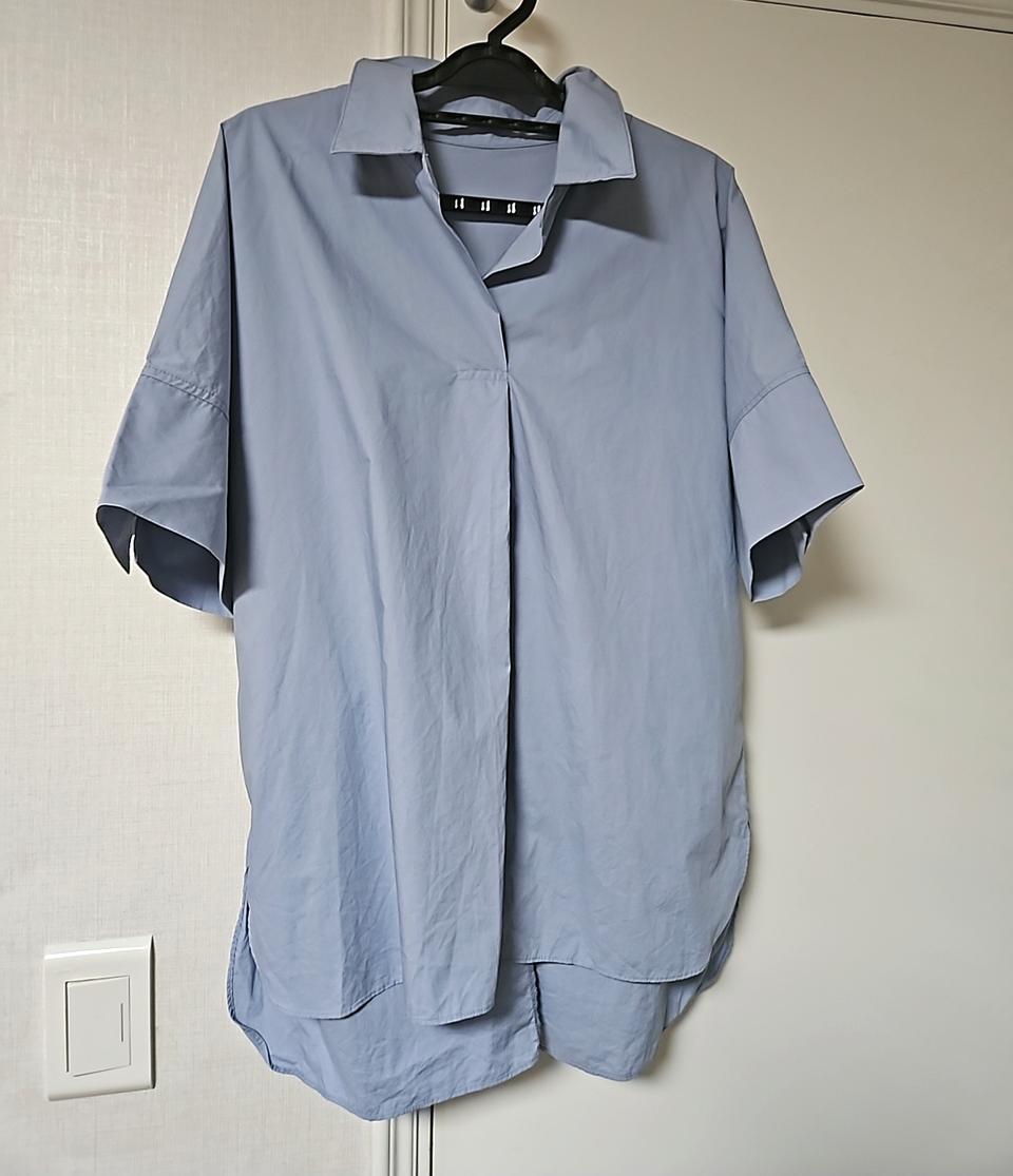 여성 블루 셔츠