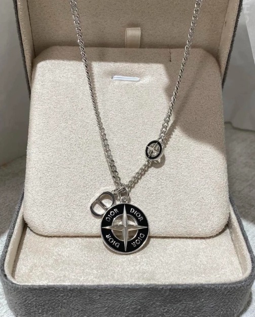 디올 골드 목걸이