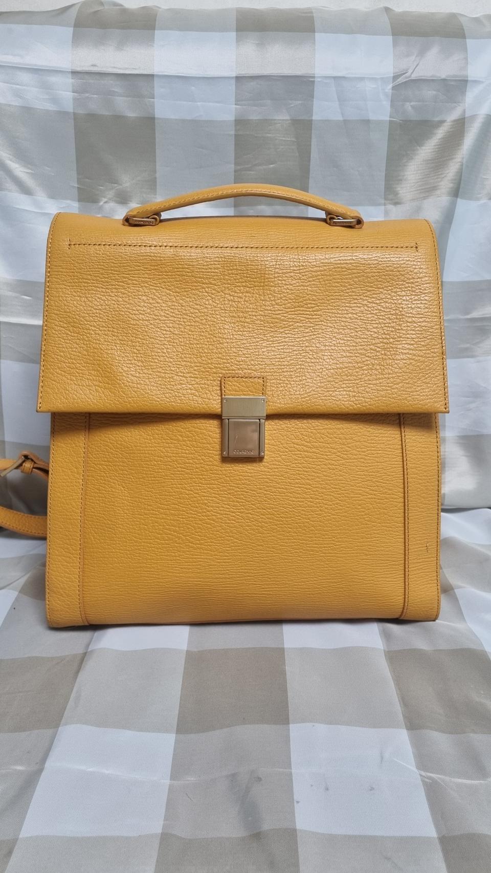 쿠론 가죽 백팩 판매합니다