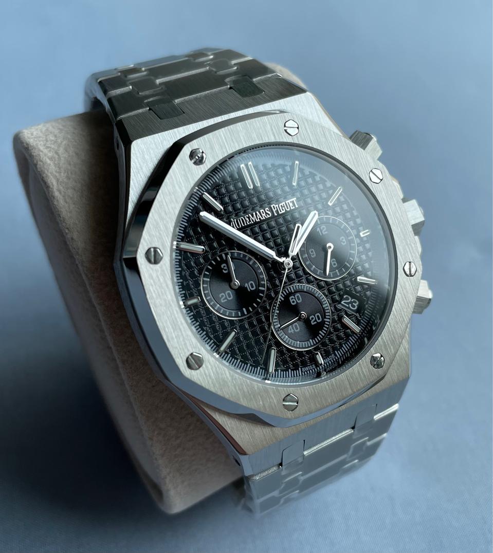 오데마피게 로얄오크 블랙 시계 판매합니다.