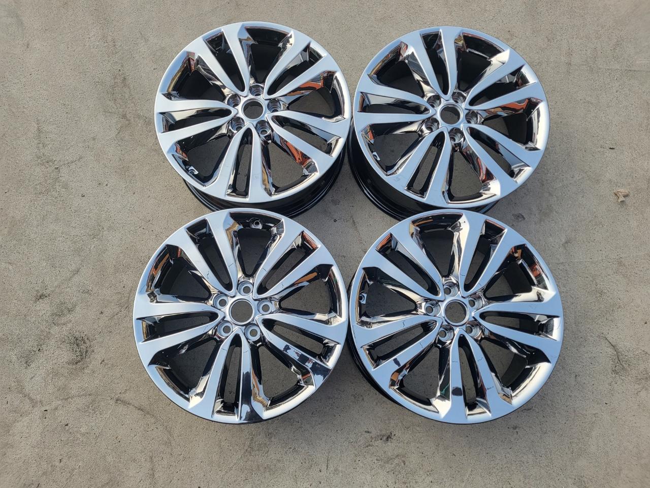 올뉴카니발 19인치 신품급 크롬휠 순정휠 중고휠 팝니다