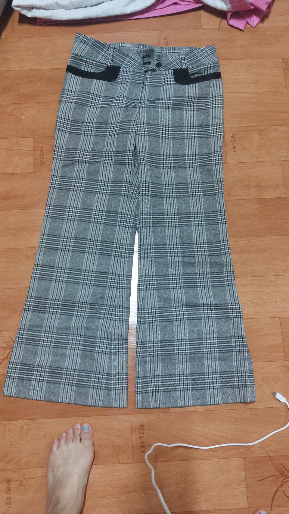여성 체크 나팔바지. 26.S. 거의새것